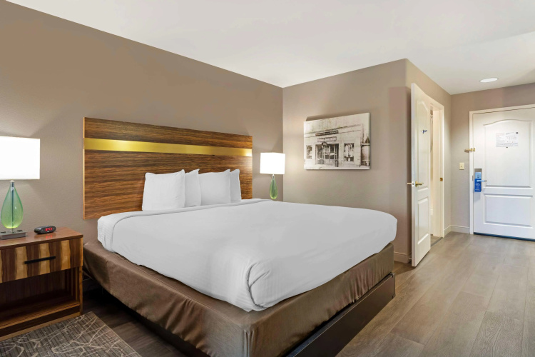Best Western Cedar Inn & Suites
