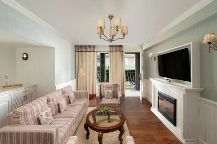 2 Bedrooms Presidential Suite with balcony and with mountain view