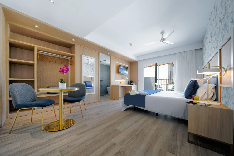 Broncemar Beach Suites Hotel