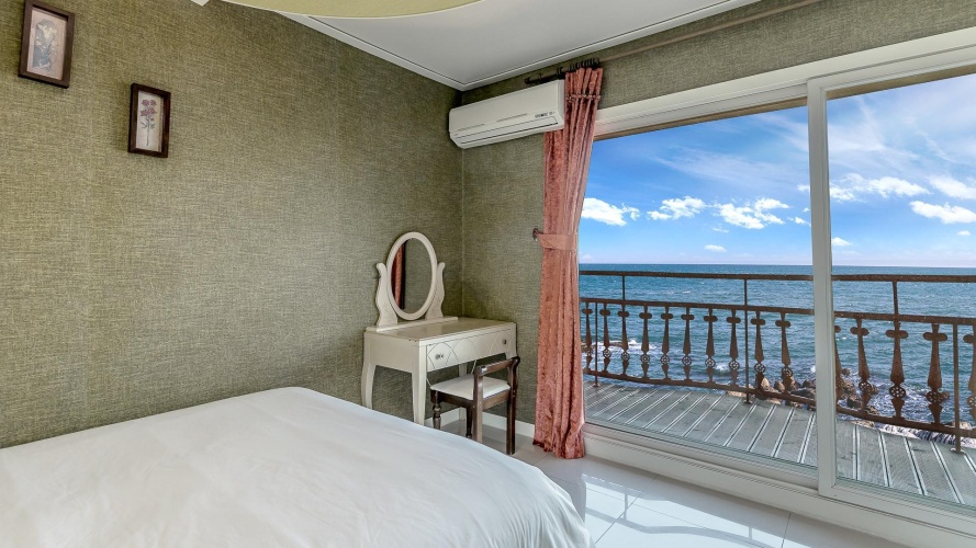 Standard room with ocean view