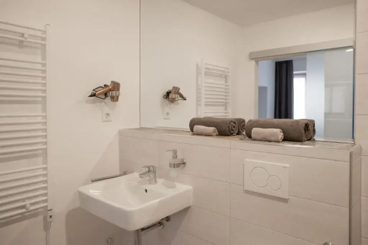 Moor Apartment 6