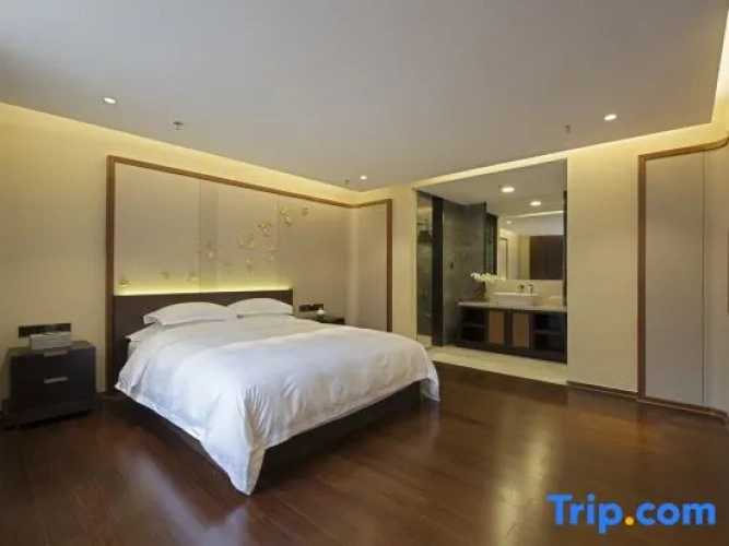 2 Bedrooms Suite with balcony