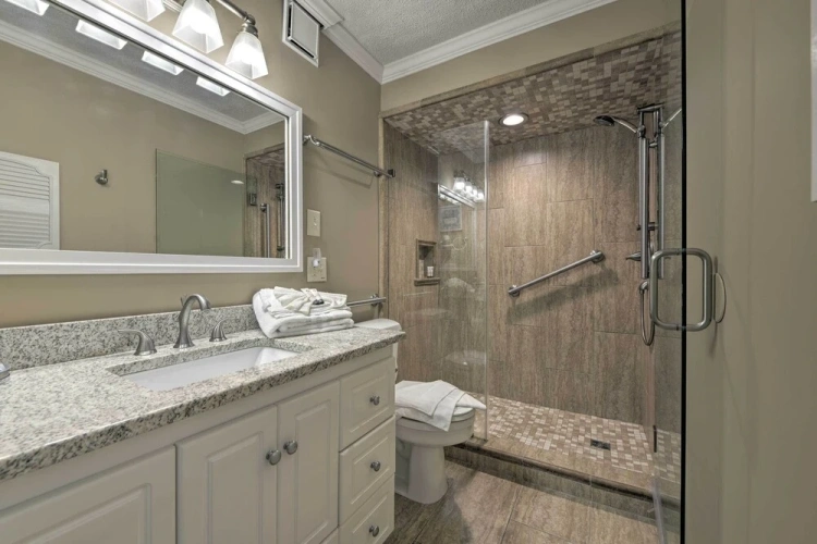 2 Bedrooms Apartment