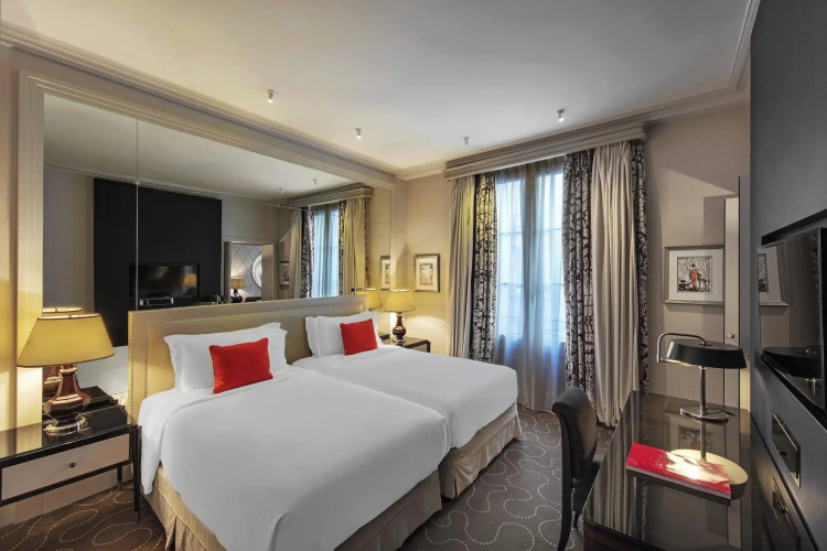 Prince de Galles, a Luxury Collection Hotel, Paris