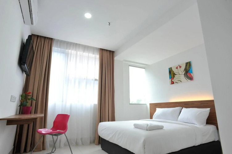 OYO 180 V Hotel