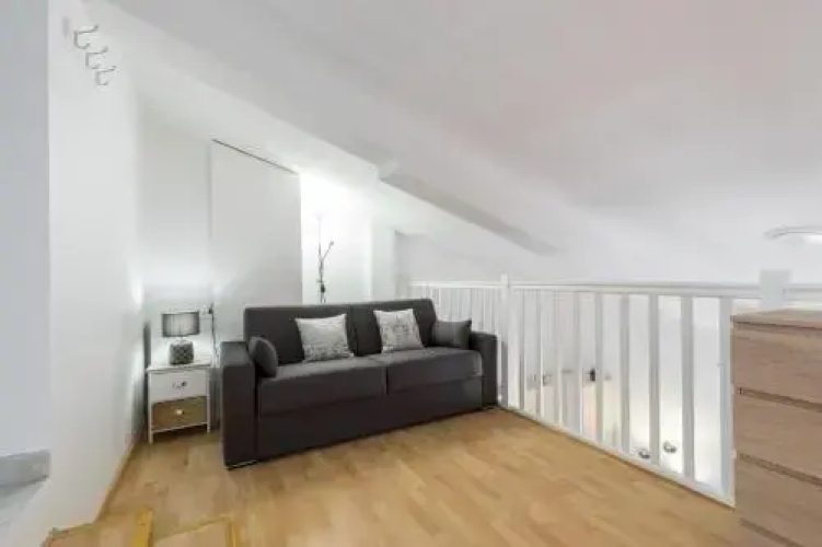 Massena Square - 1 Bdr Duplex With Ac