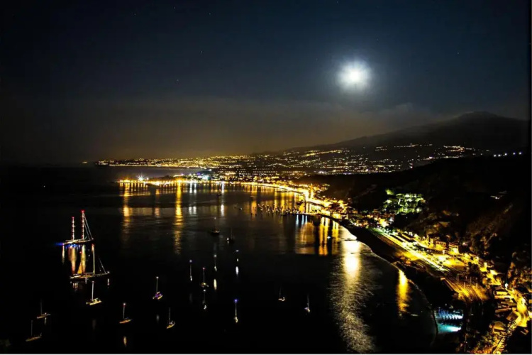 Taormina holidays