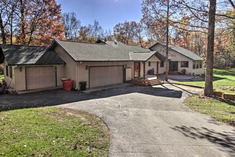 4 Bedrooms Cottage