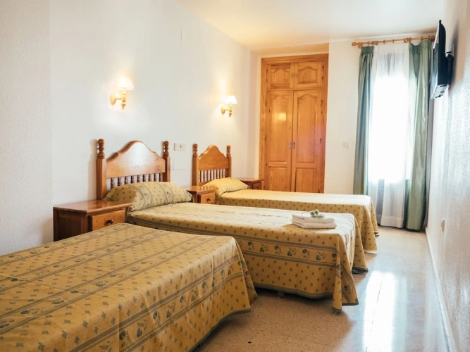 Standard Triple room