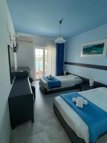 Standard Twin room with sea view