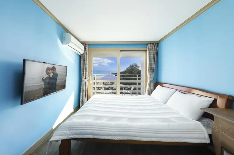 1 Bedroom Standard room with balcony
