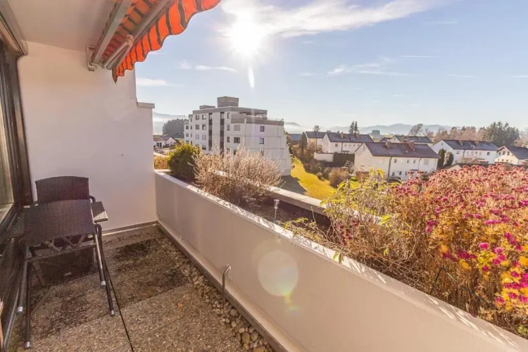 Apartment with balcony