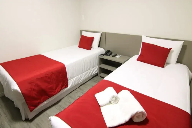 Lagoa Flat Hotel