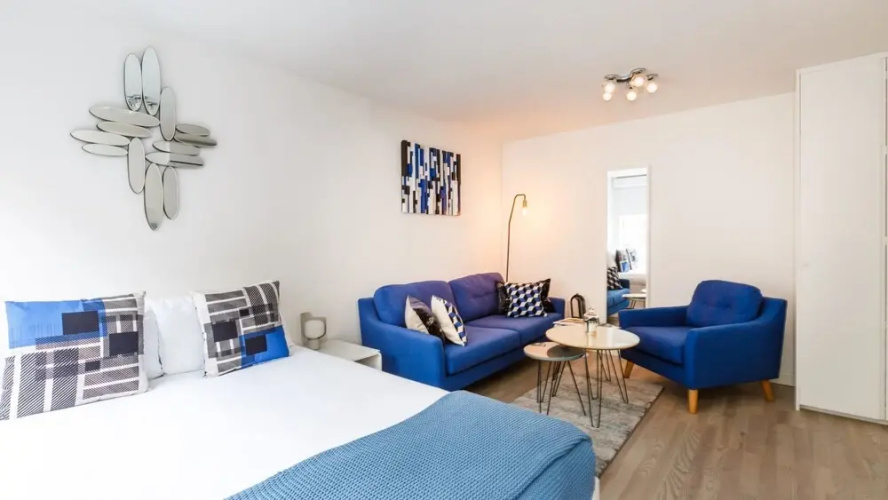 Convenient Soho Premium 5* with Air Conditioning!