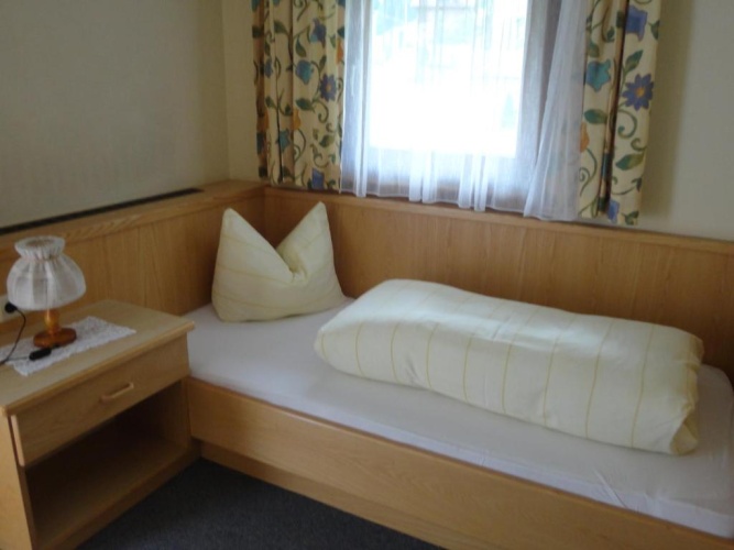 4 Bedrooms Cottage