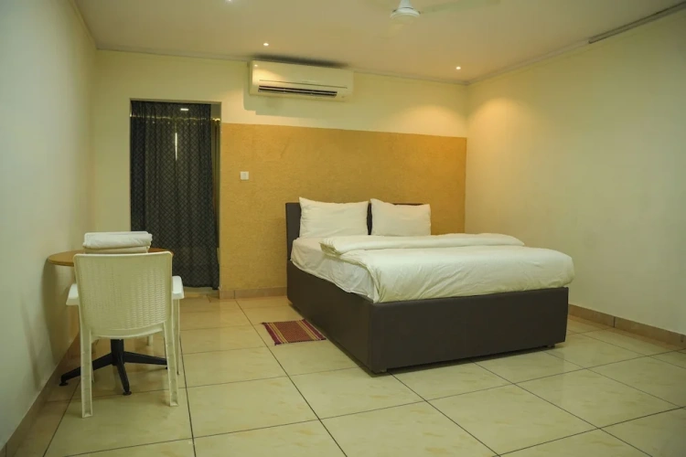 Deluxe Double room with balcony and with garden view