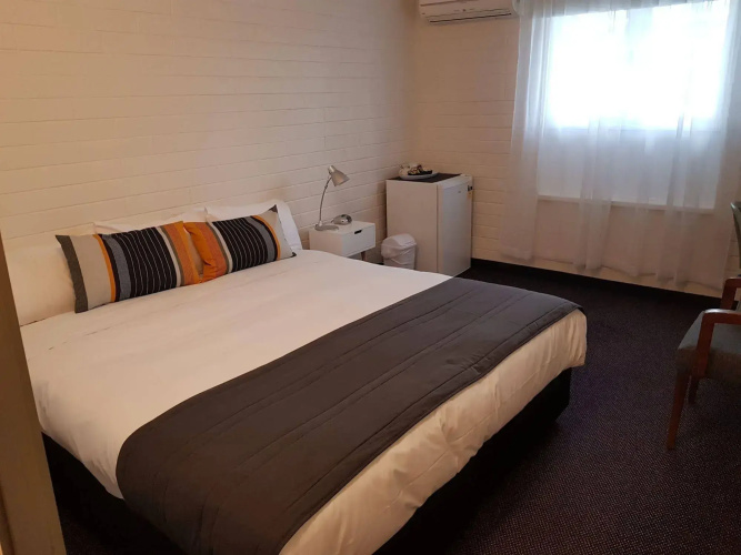 Morphett Arms Hotel