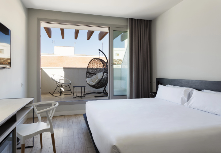 B And B Hotel Puerta Del Sol photo 8