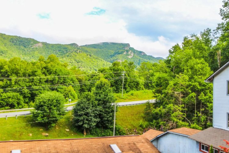 Smoketree Lodge