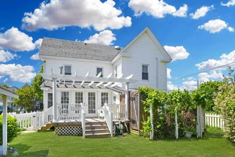 4 Bedrooms Cottage