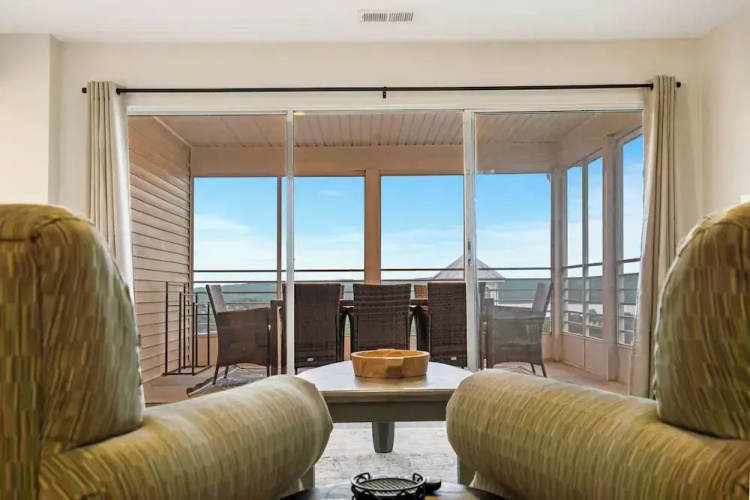Ozark Mountain Oasis For 7!