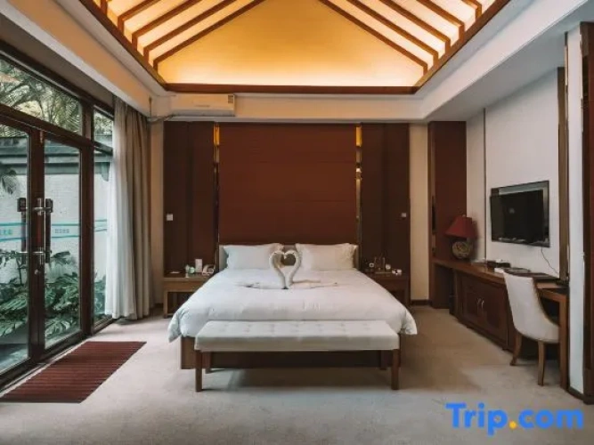 Standard Double room with courtyard view