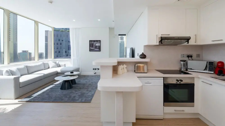 Pristine Difc 2BR w Pool Gym