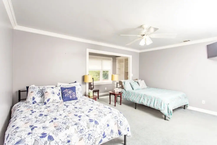 1369 Brentwood Maple - 2 Br Apts