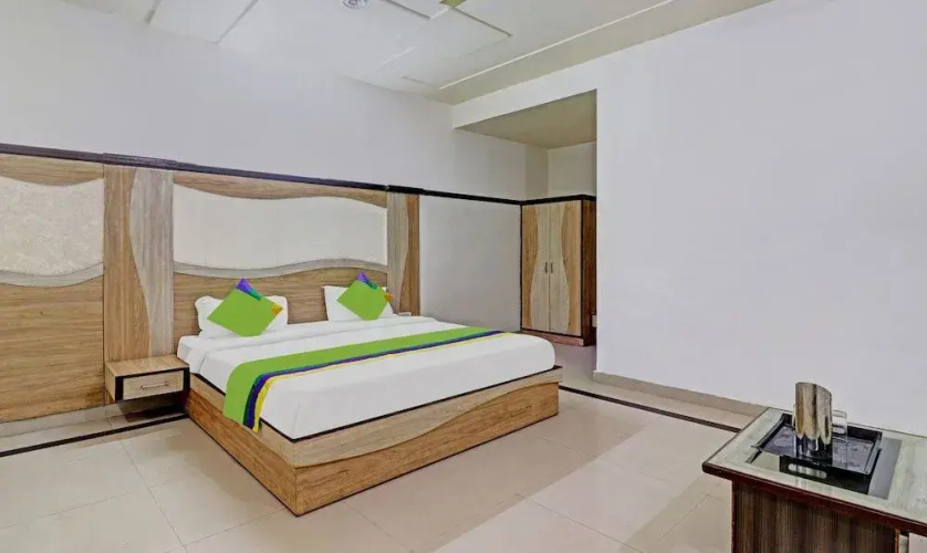 Treebo Trend Hotel Golden Bird