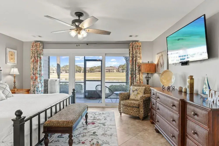Chick and Dudes Beach Escape 2 Bedroom Condo by RedAwning