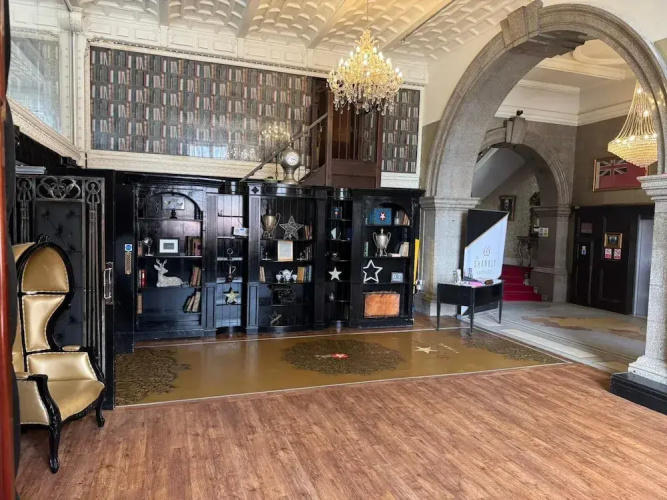White Star Line Hotel
