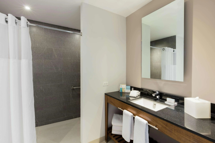 Hampton Inn by Hilton Cancun Cumbres photo 9