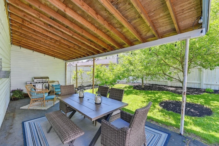 4 Bedrooms Cottage with balcony
