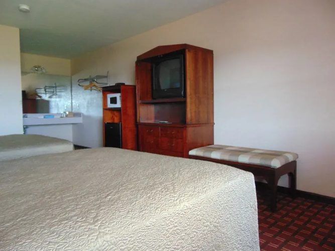 Candlelight Inn