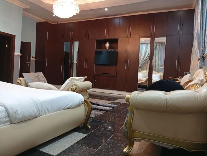 Andweruth Residences
