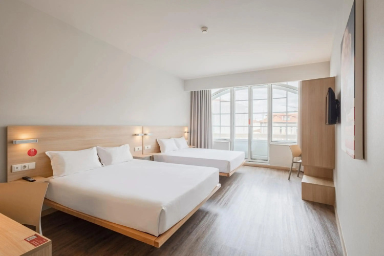 Moov Hotel Porto Centro