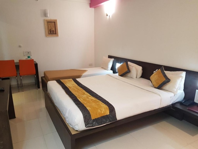 Deluxe Double room with view