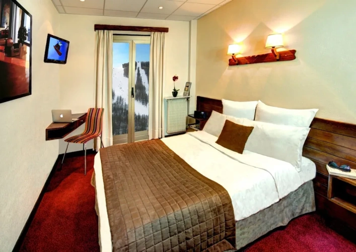 Superior Double room with balcony and with mountain view