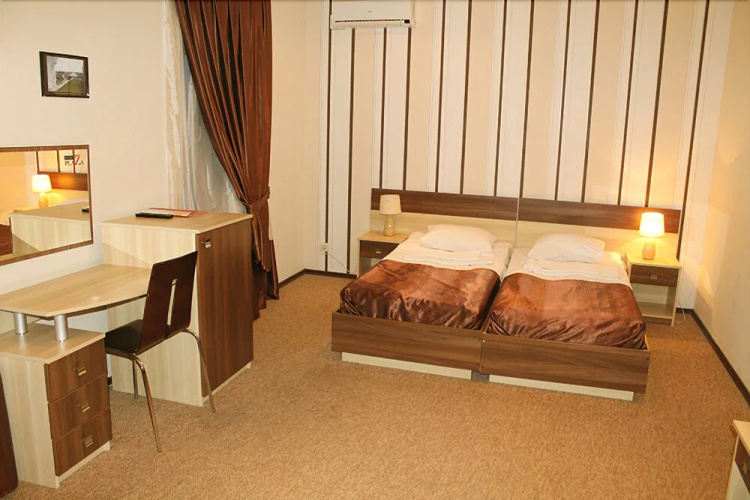 Nyvky Plaza Hotel