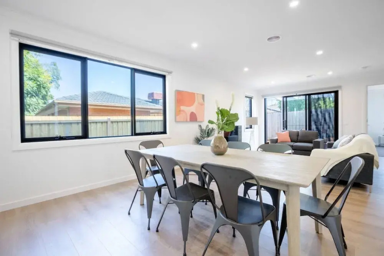 WoW Factor!luxe 4BR Townhouse@glen Waverley
