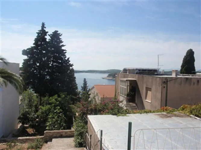 3 Bedrooms Apartment