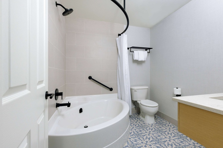 Ramada By Wyndham Penticton Hotel & Suites photo 11