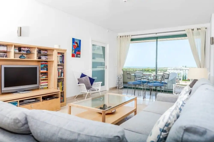 2 Bedrooms Apartment with balcony