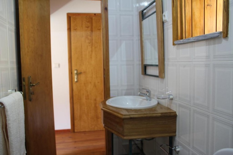 2 Bedrooms Cottage