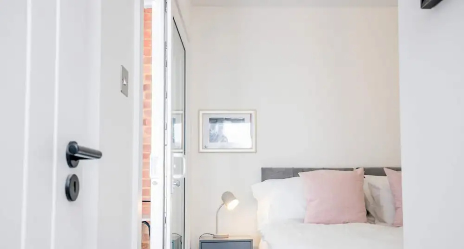 Host Stay Croydon Road Abode