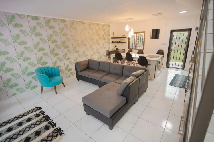 Lovely 2-bedroom duplex with pool