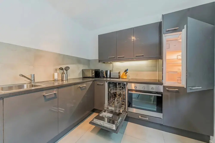 Cozy Stylish Berlin Apartment With 2 Bedrooms