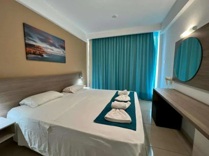 Sunny Blue Hotel