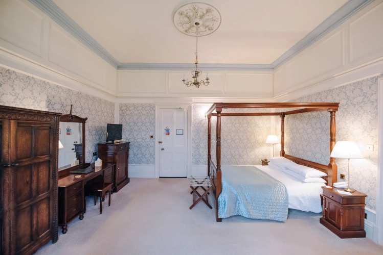 Cornhill Castle Hotel