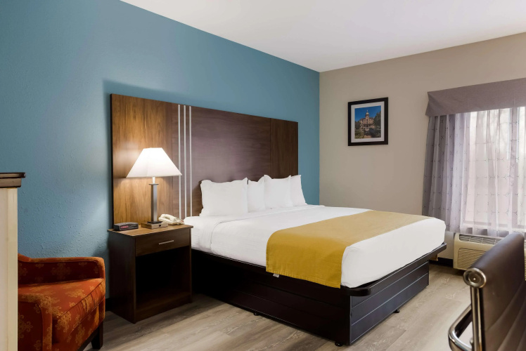 Best Western Crossroads Inn